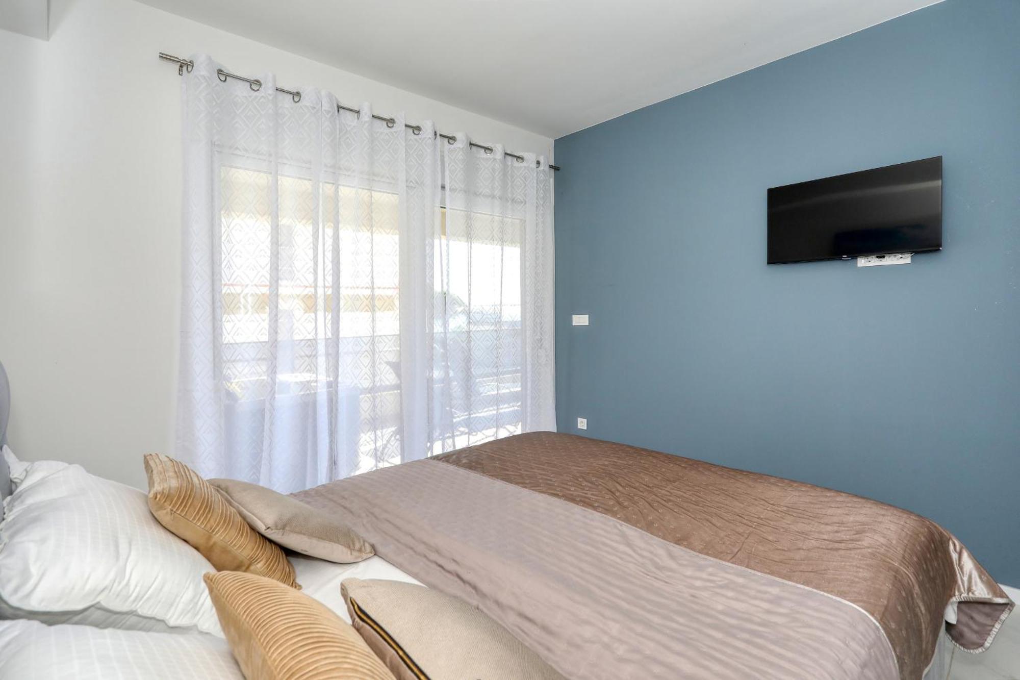 Apartment Relex With Pool & Jacuzzi Privlaka  Exterior foto